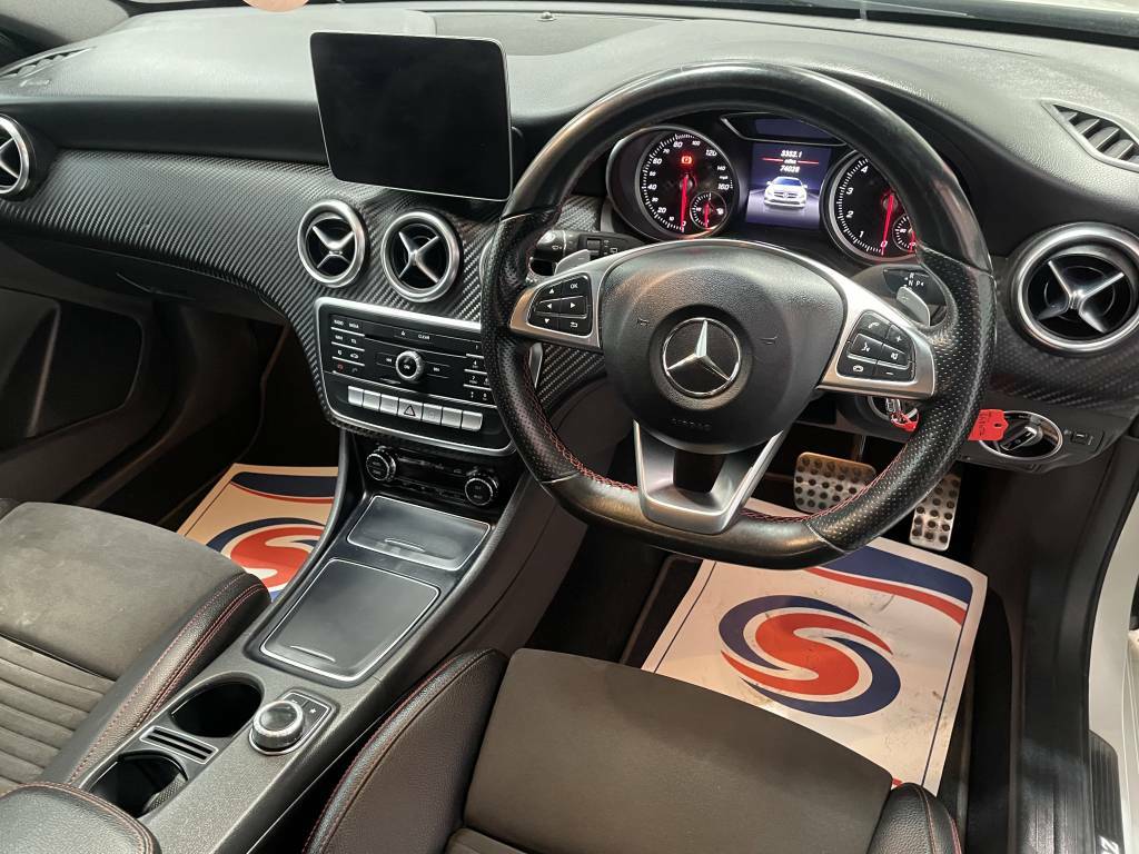 Mercedes-Benz A Class Hatchback A180 Amg Line White #4