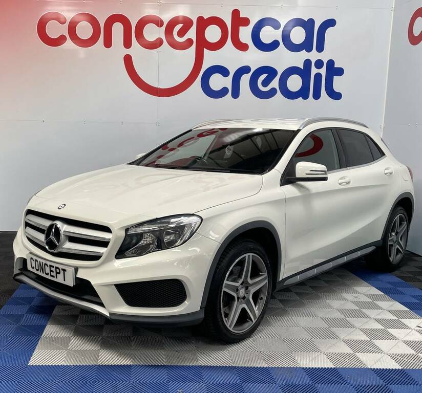 Mercedes-Benz GLA Class Hatchback Gla 220D 4Matic Amg Line White