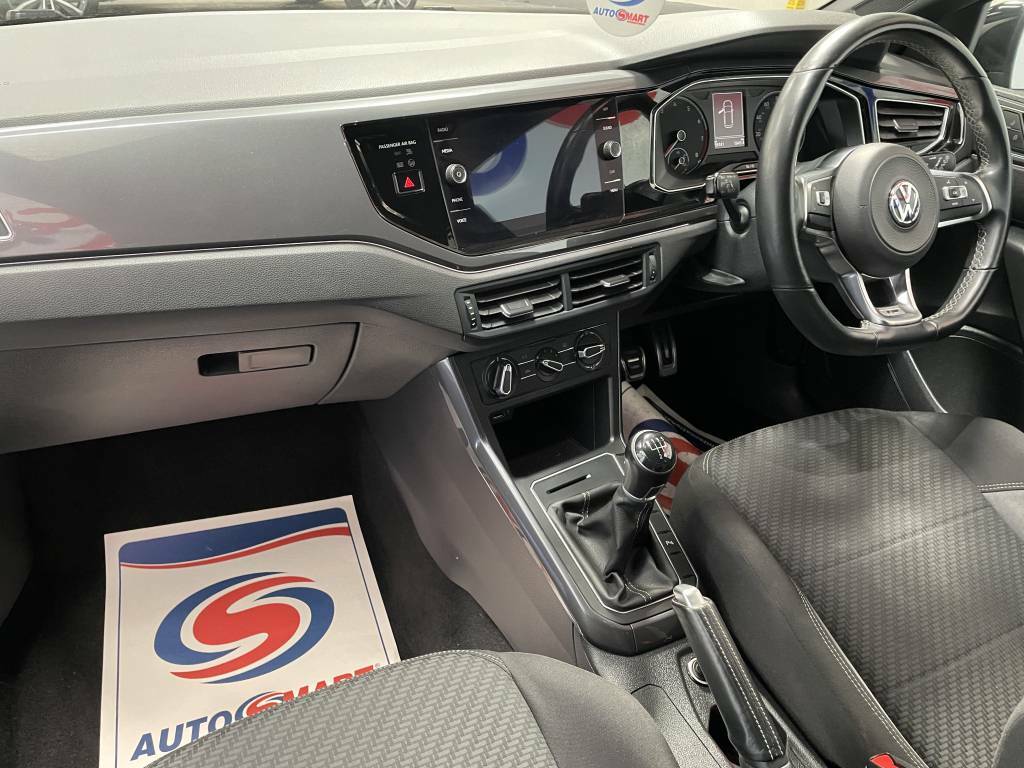 Volkswagen Polo Hatchback 1.0 Tsi 95 R-line Black #4