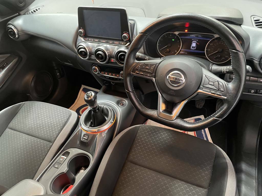 Nissan Juke Hatchback 1.0 Dig-t N-connecta Black #3