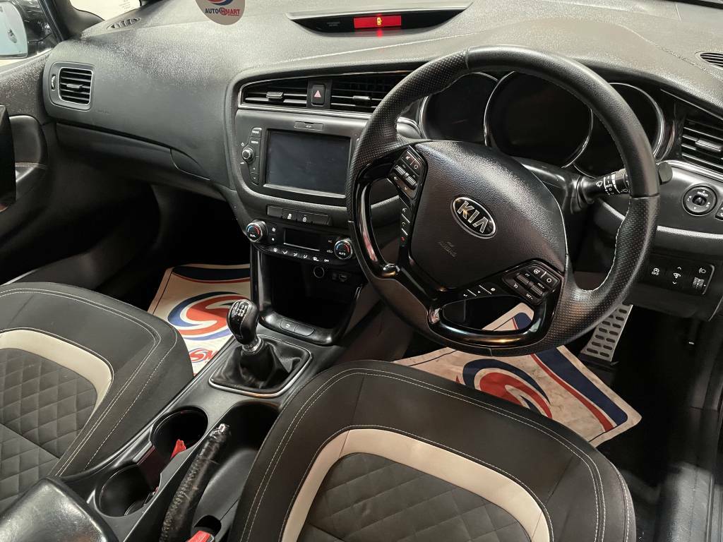 Kia Ceed Sportswagon 1.6 Crdi Isg Gt-line Black #2