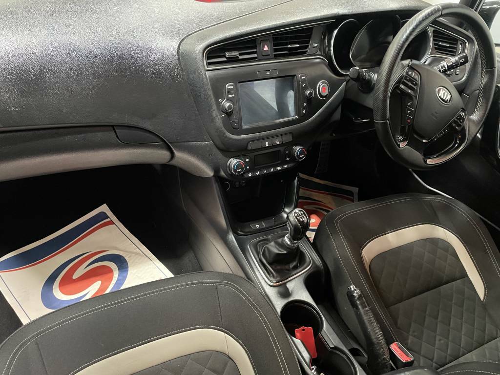 Kia Ceed Sportswagon 1.6 Crdi Isg Gt-line Black #3