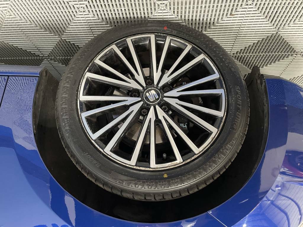 Seat Leon Hatchback Blue #3