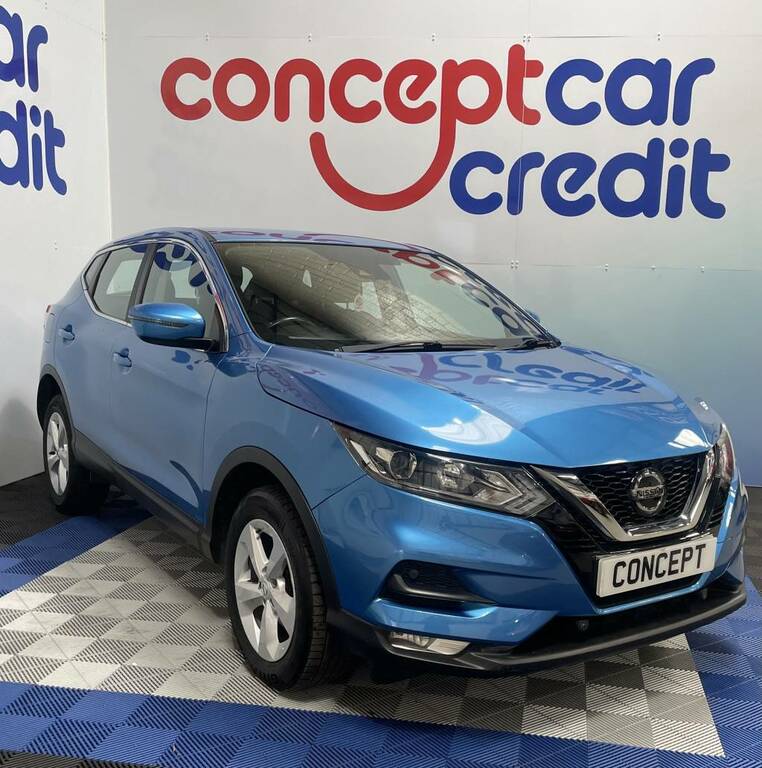 Nissan Qashqai Hatchback Red #2