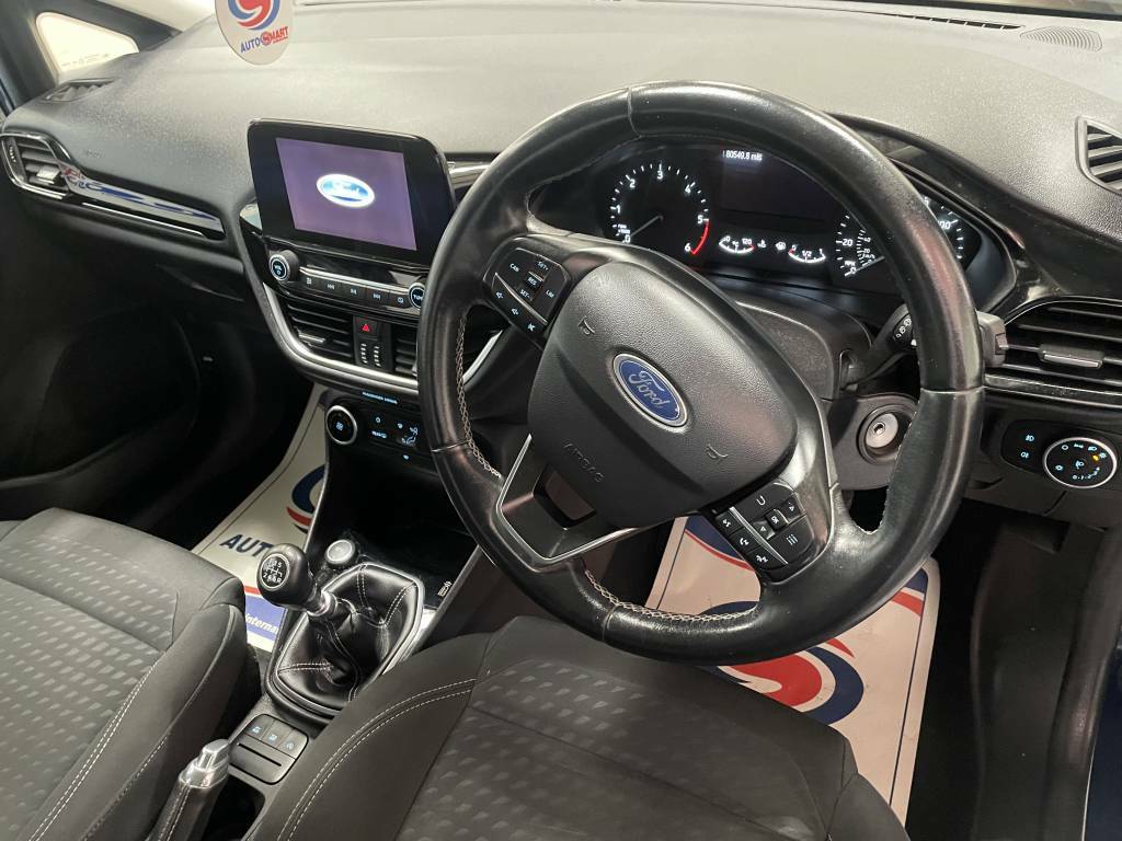 Mercedes-Benz GLA Class Gla 200 D 4Matic Amg Line Black #2
