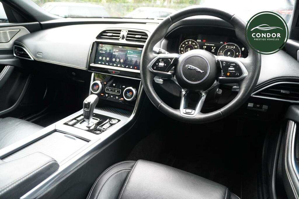 Jaguar XE R-dynamic Se Silver #2