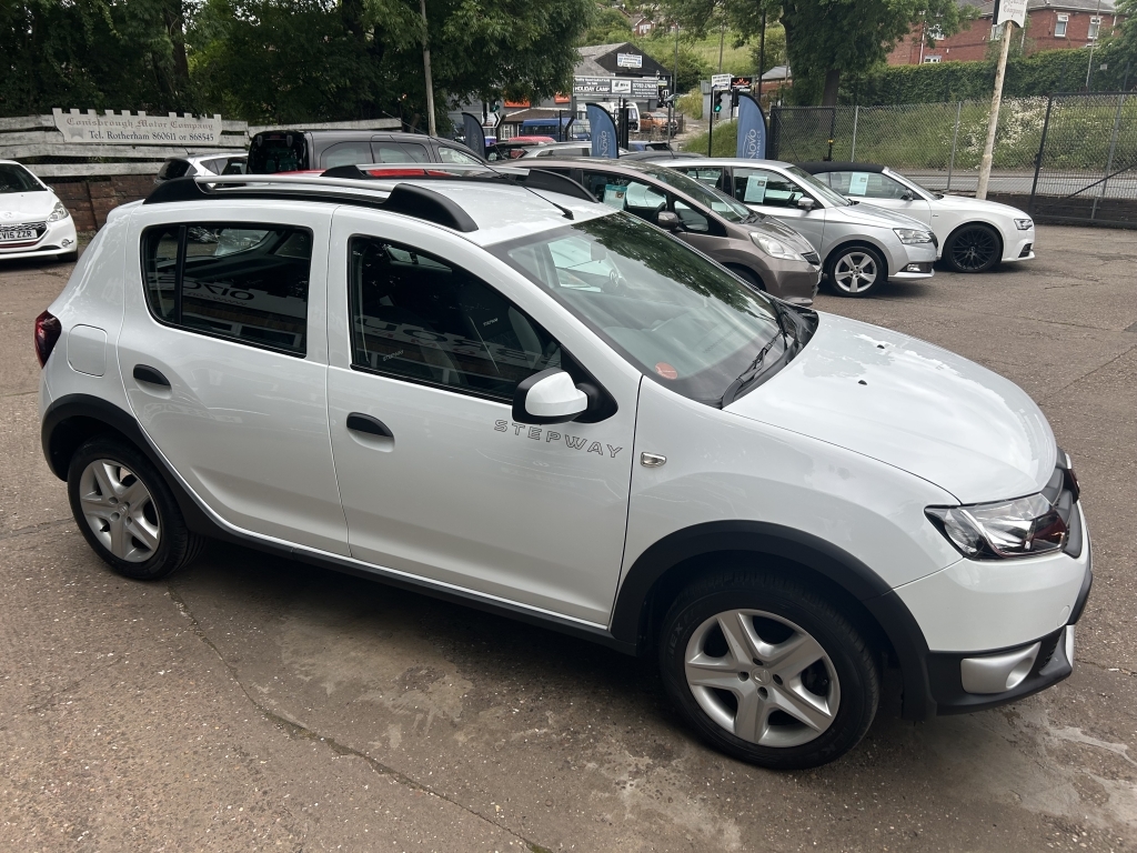 Dacia Sandero Stepway Hatchback 0.9 Laureate Tce White #6