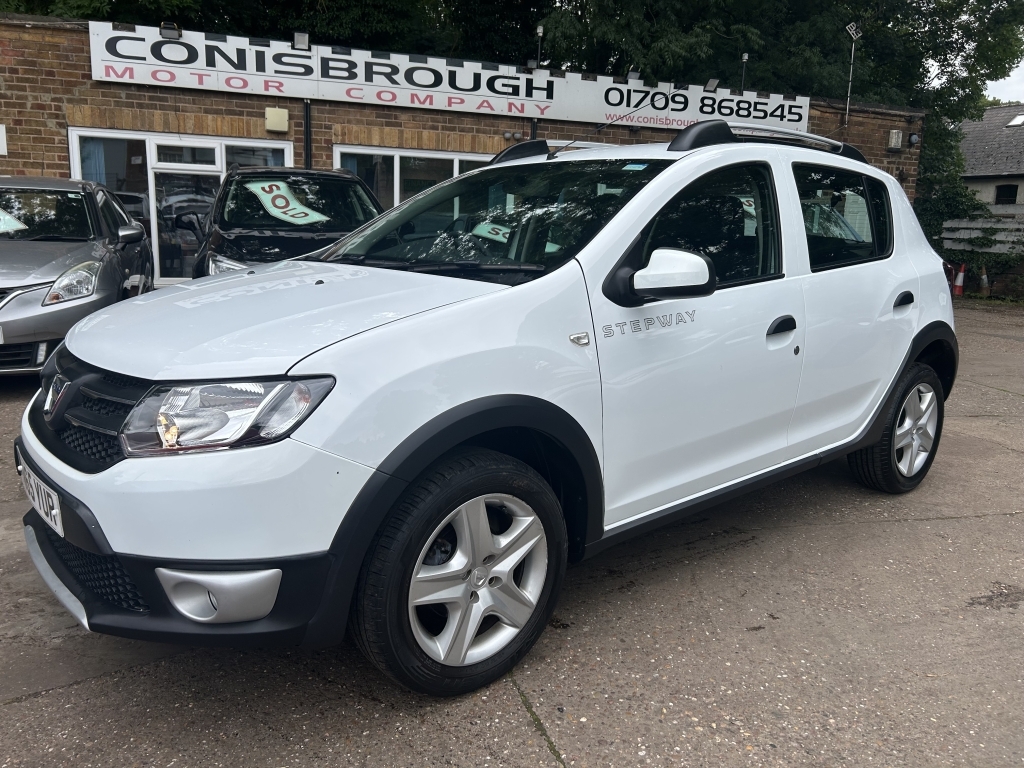 Dacia Sandero Stepway Hatchback 0.9 Laureate Tce White