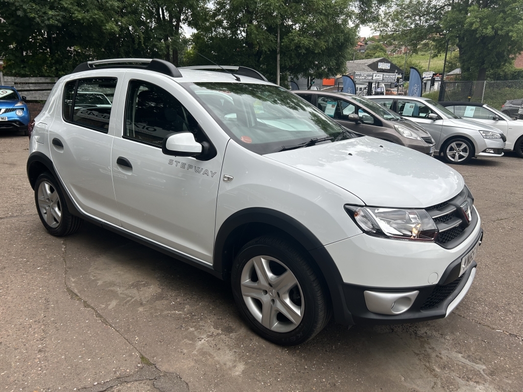 Dacia Sandero Stepway Hatchback 0.9 Laureate Tce White #2