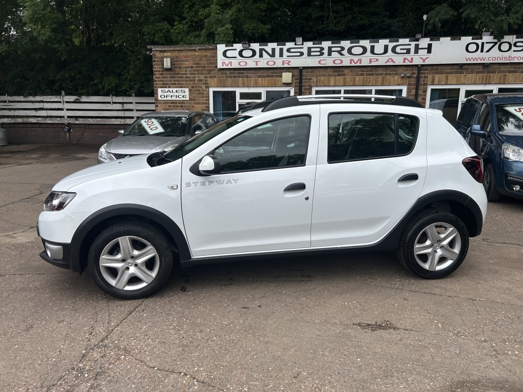 Dacia Sandero Stepway Hatchback 0.9 Laureate Tce White #4