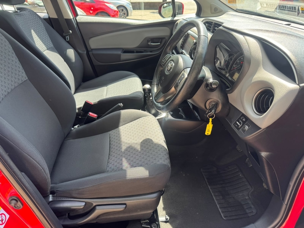 Toyota Yaris Hatchback  #9