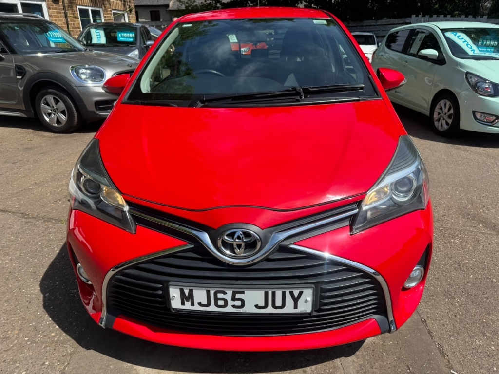 Toyota Yaris 1.3 Vvt-i Icon Red #2