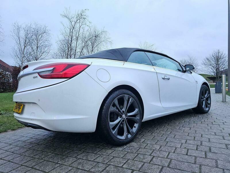 Vauxhall Cascada 2.0 Cdti Elite White #4