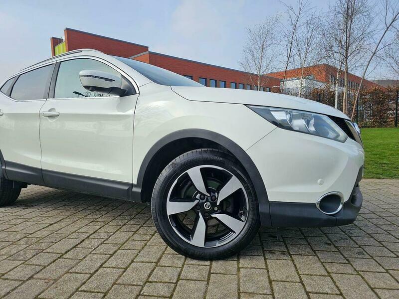 Nissan Qashqai 1.5 Dci N-tec 2Wd WR16JVL White #2