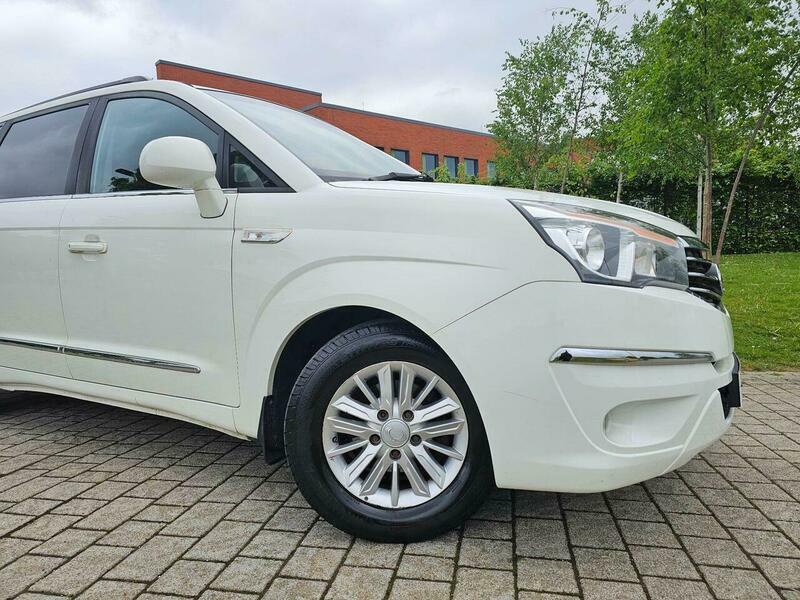 SsangYong Turismo 2.2D Ex T-tronic Euro  #2