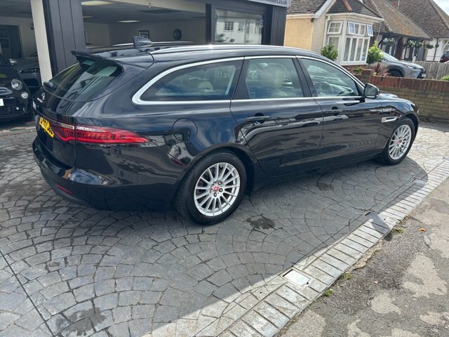 Jaguar XF 2.0D Prestige Sportbrake Euro 6 S LF67JGZ Black #3