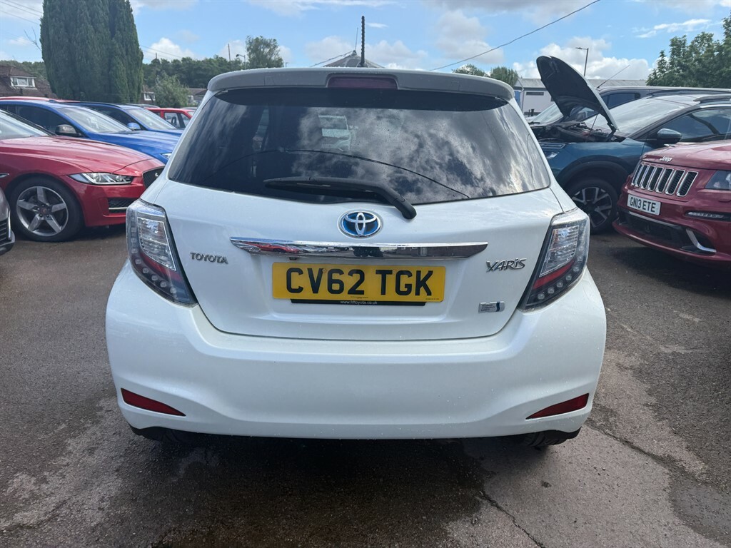 Toyota Yaris Vvt-i T Spirit CV62TGK White #5