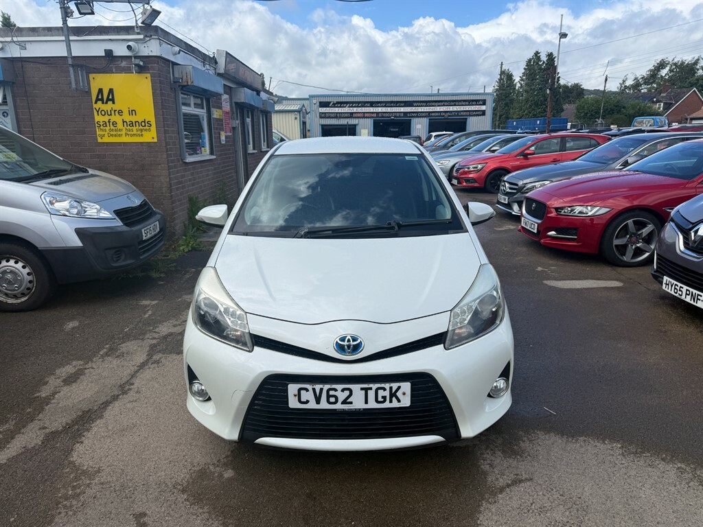 Toyota Yaris Vvt-i T Spirit CV62TGK White #2