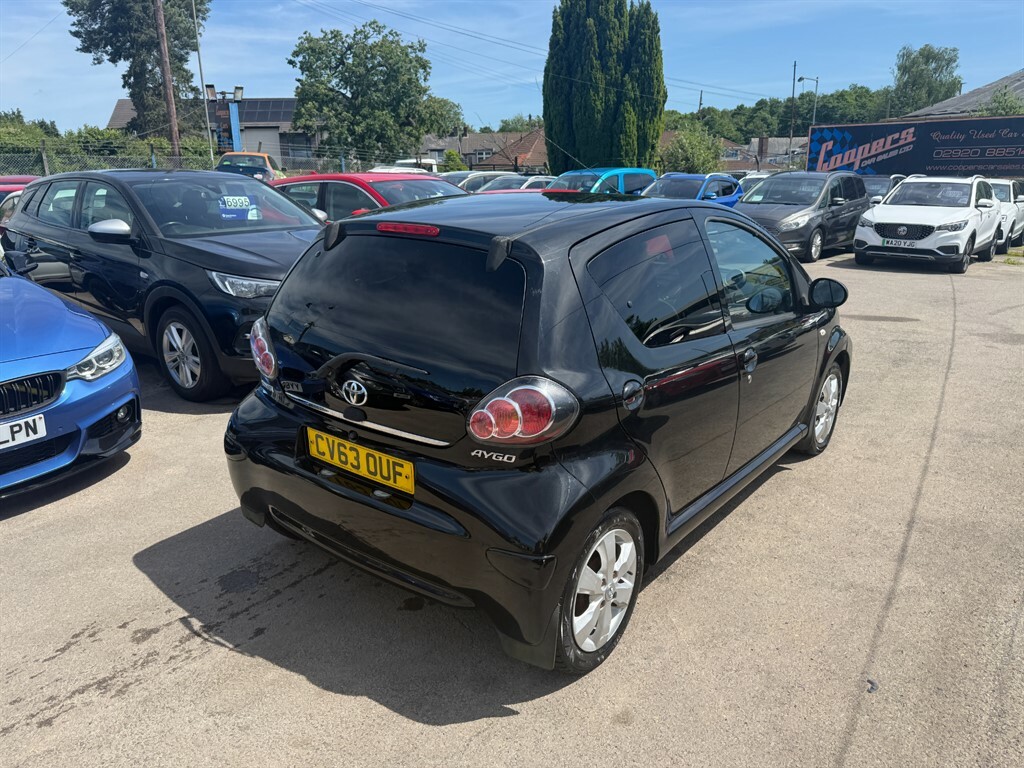 Toyota Aygo Vvt-i Move With Style Black #6