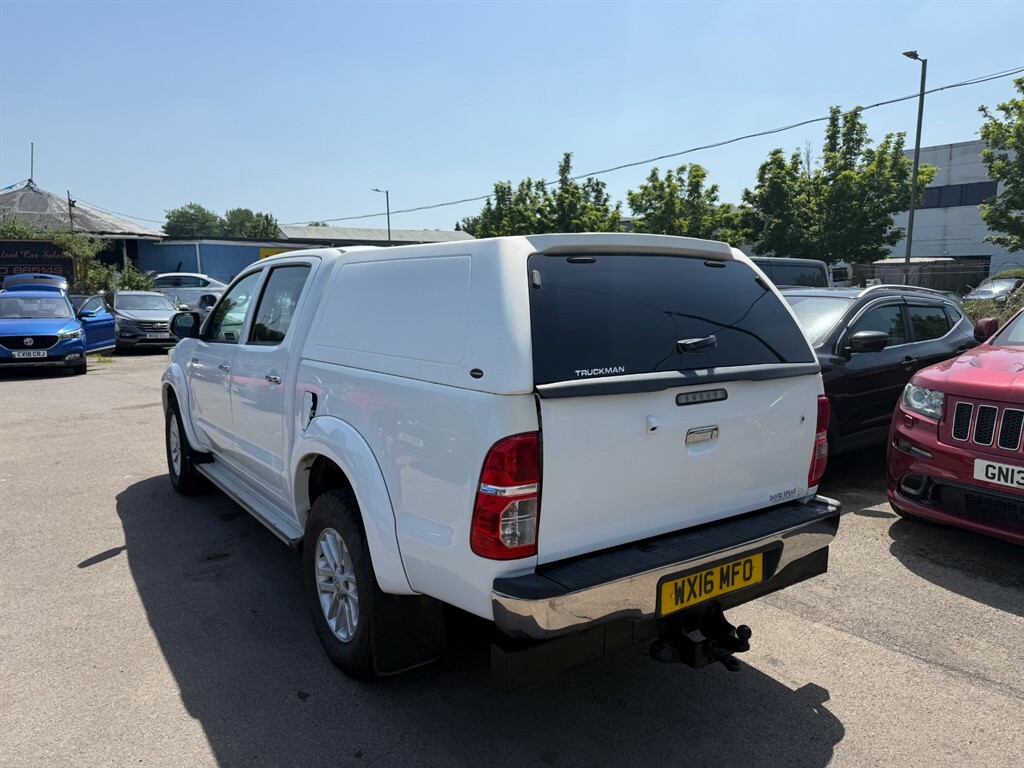 Toyota HILUX Icon 4X4 D-4d Dcb White #4