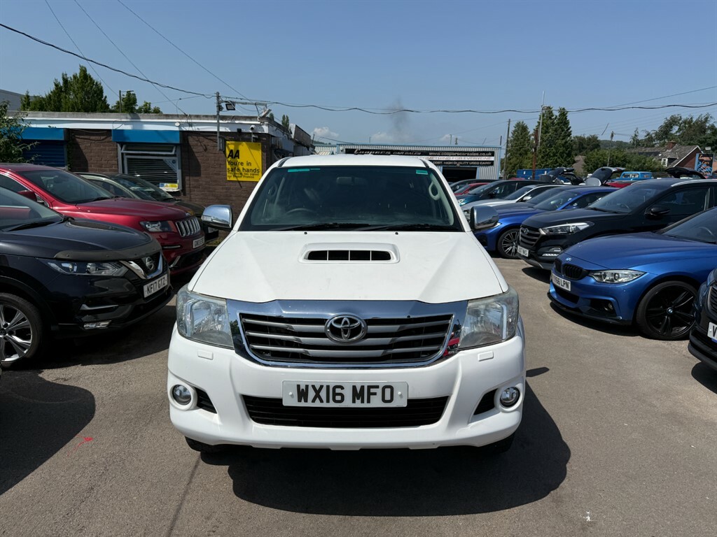 Toyota HILUX Icon 4X4 D-4d Dcb White #2