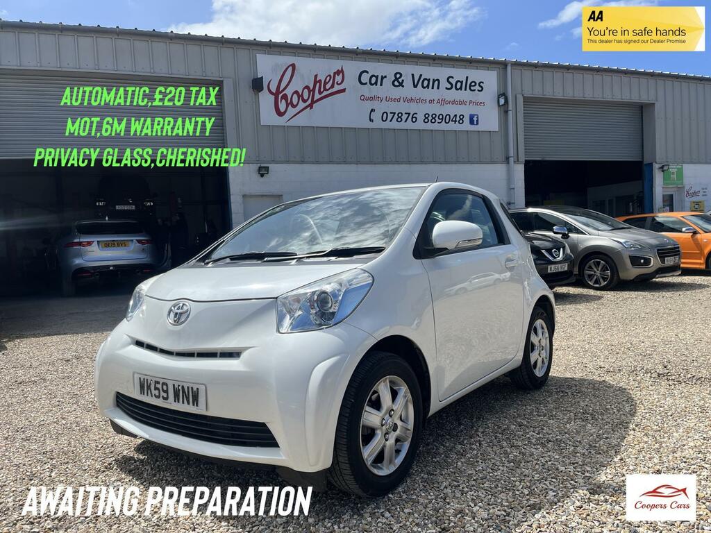 Toyota IQ Hatchback 2008 - 2015 White