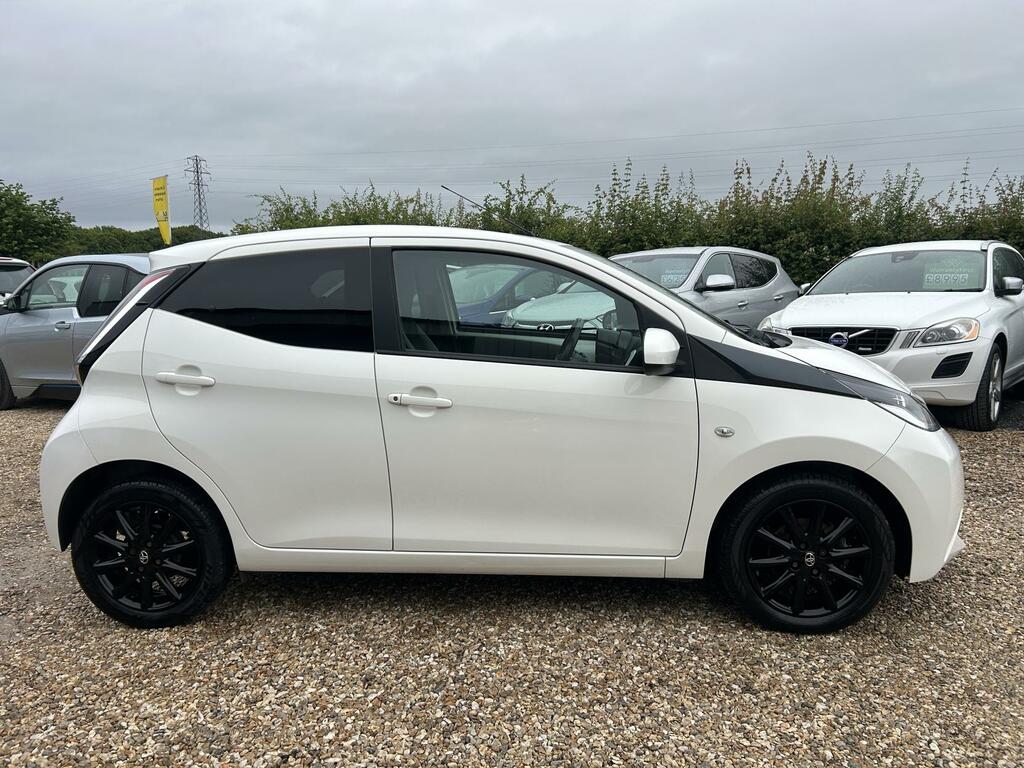 Toyota Aygo 1.0 Vvt-i X-style Hatchback Euro WR18MVO White #4