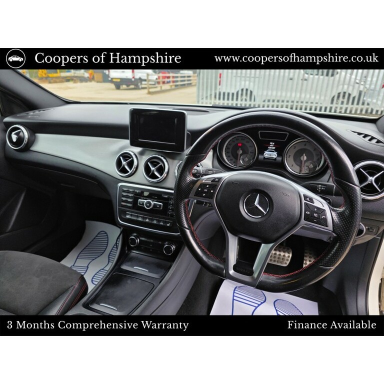 Mercedes-Benz GLA Class Diesel White #2