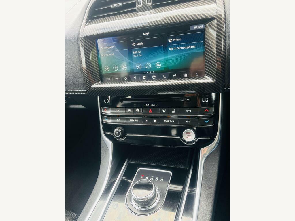 Jaguar XE R-sport Saloon Black #10
