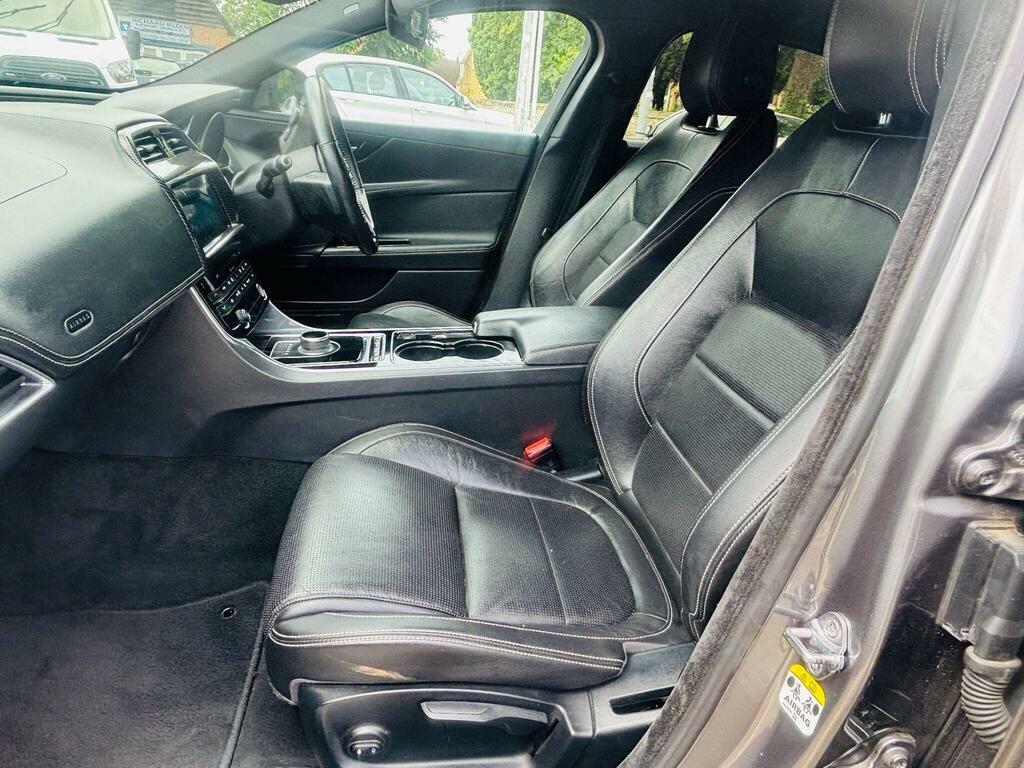 Jaguar XE R-sport Saloon Black #16
