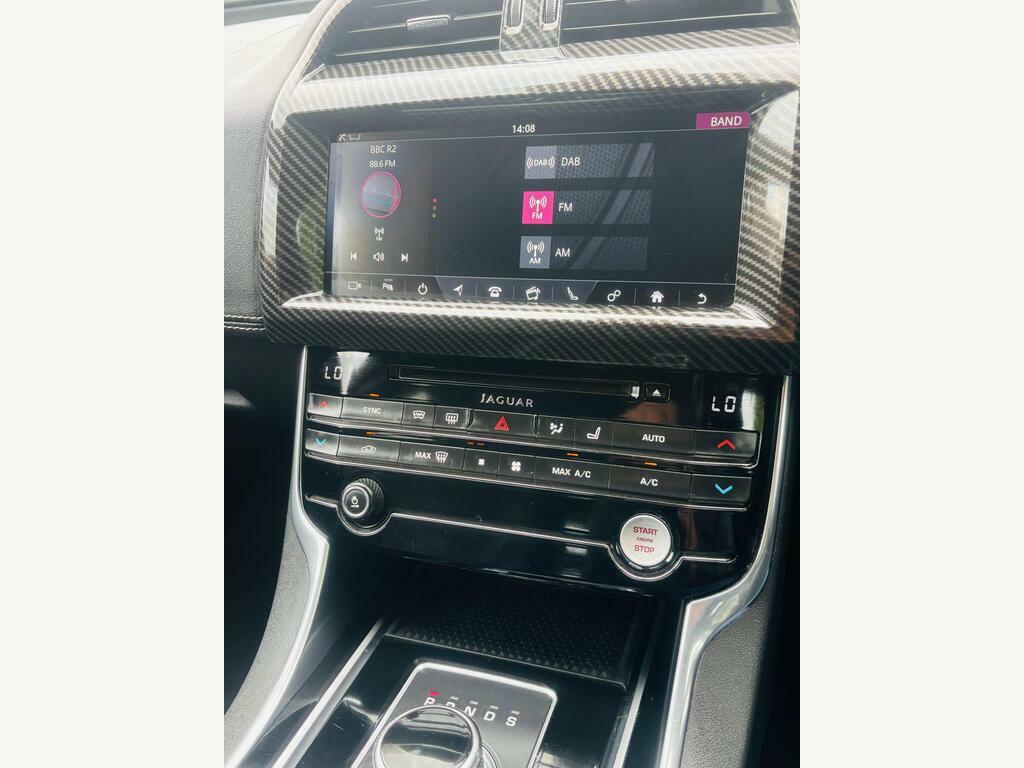 Jaguar XE R-sport Saloon Black #20