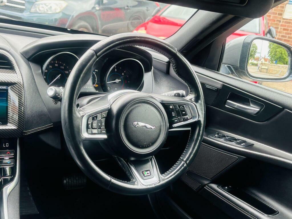 Jaguar XE R-sport Saloon Black #9