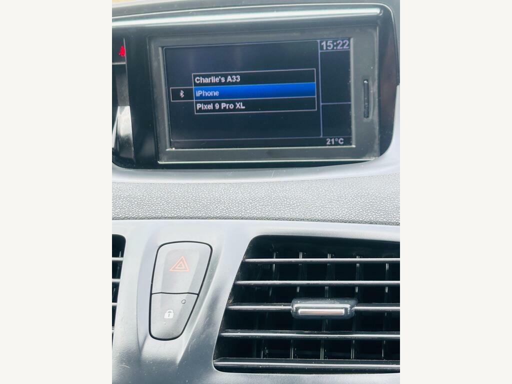 Renault Megane 1.6 Dynamique Tomtom Vvt 110 Bhp White #13