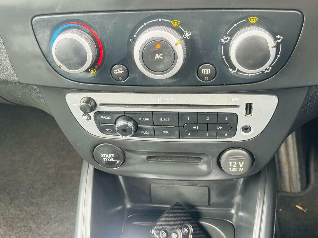 Renault Megane 1.6 Dynamique Tomtom Vvt 110 Bhp White #20
