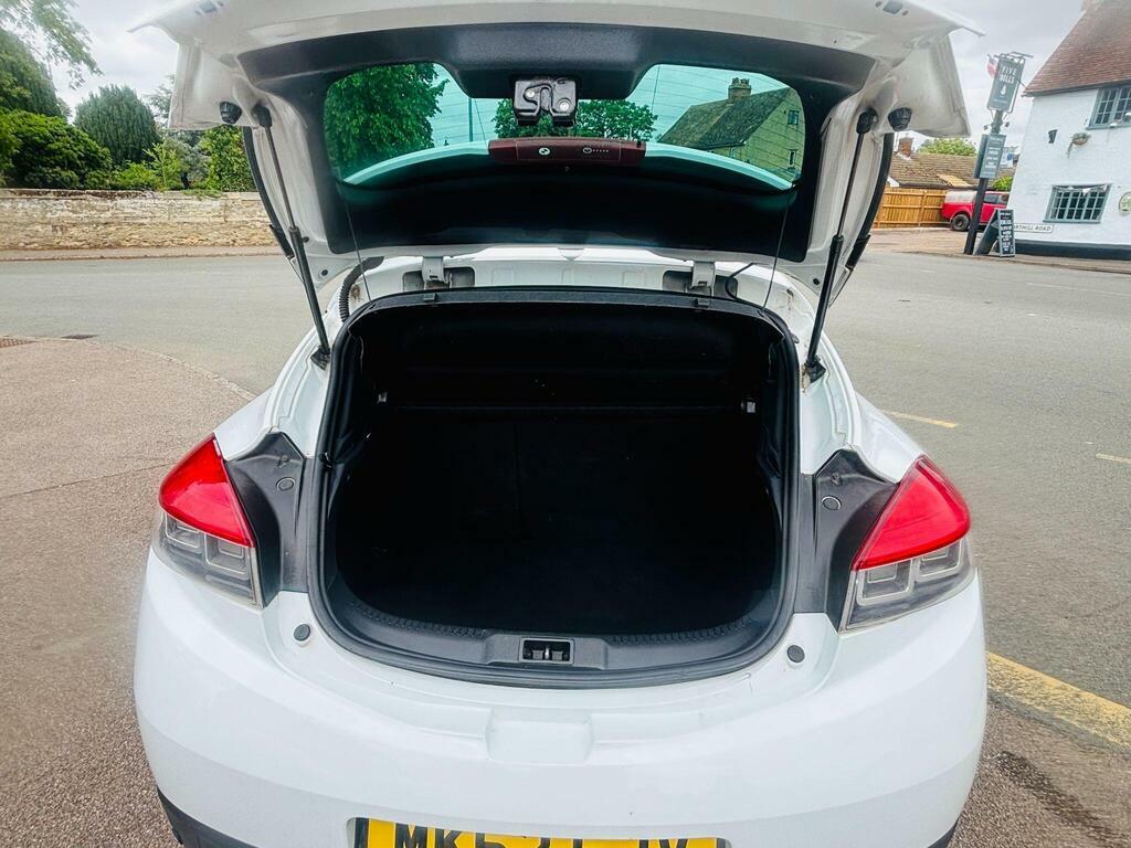 Renault Megane 1.6 Dynamique Tomtom Vvt 110 Bhp White #16