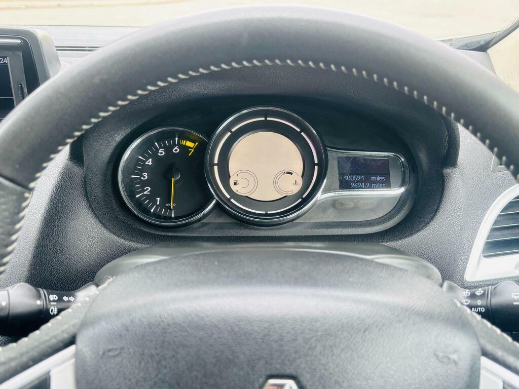 Renault Megane 1.6 Dynamique Tomtom Vvt 110 Bhp White #22