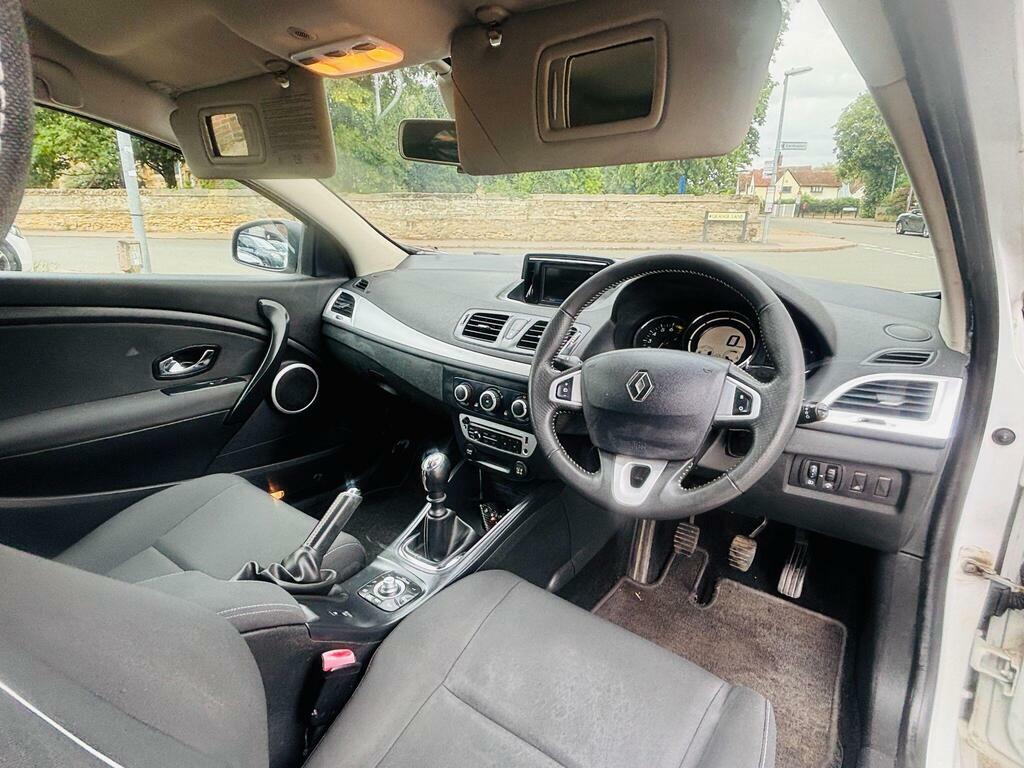 Renault Megane 1.6 Dynamique Tomtom Vvt 110 Bhp White #10