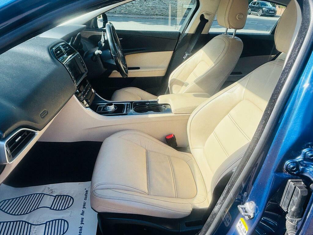 Jaguar XE 2.0 Prestige #17
