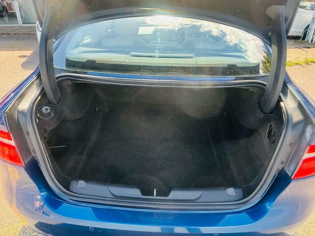 Jaguar XE 2.0 Prestige #18