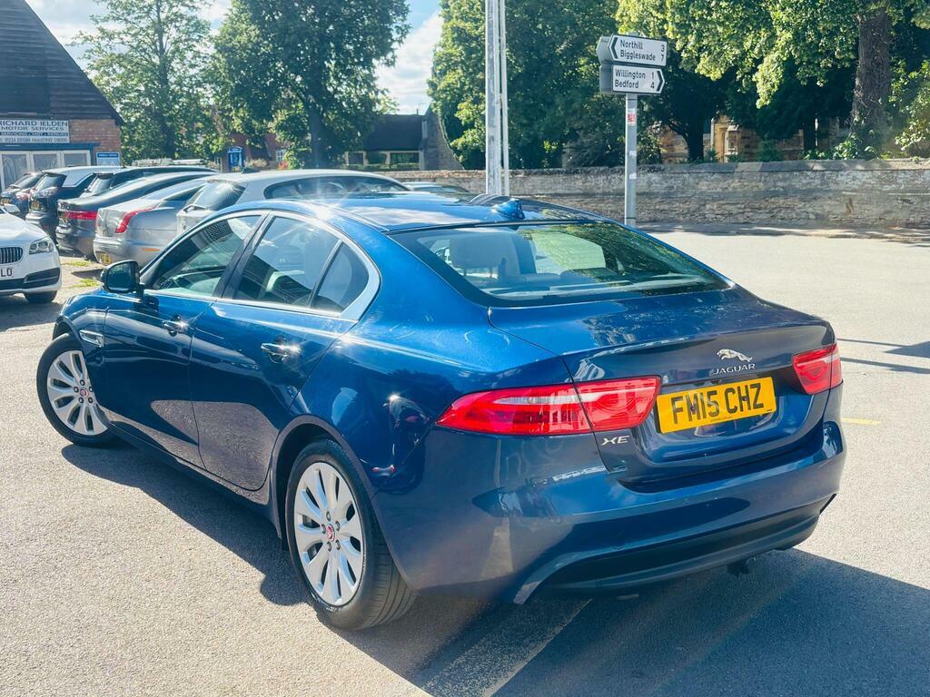Jaguar XE 2.0 Prestige #8
