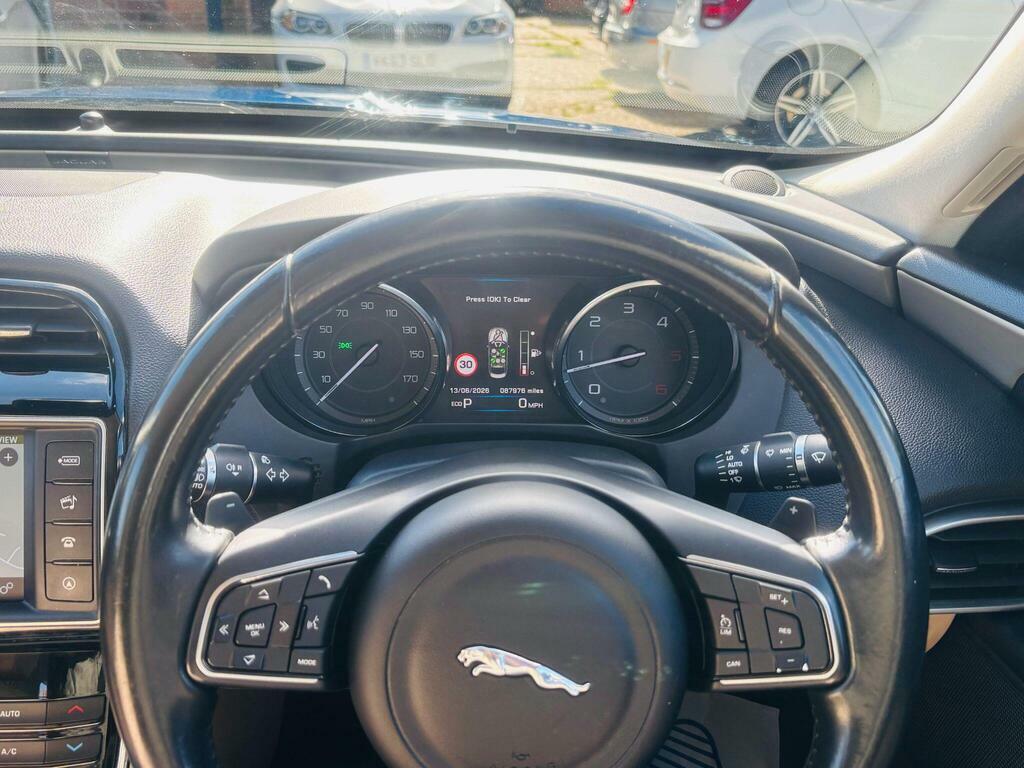 Jaguar XE 2.0 Prestige #14