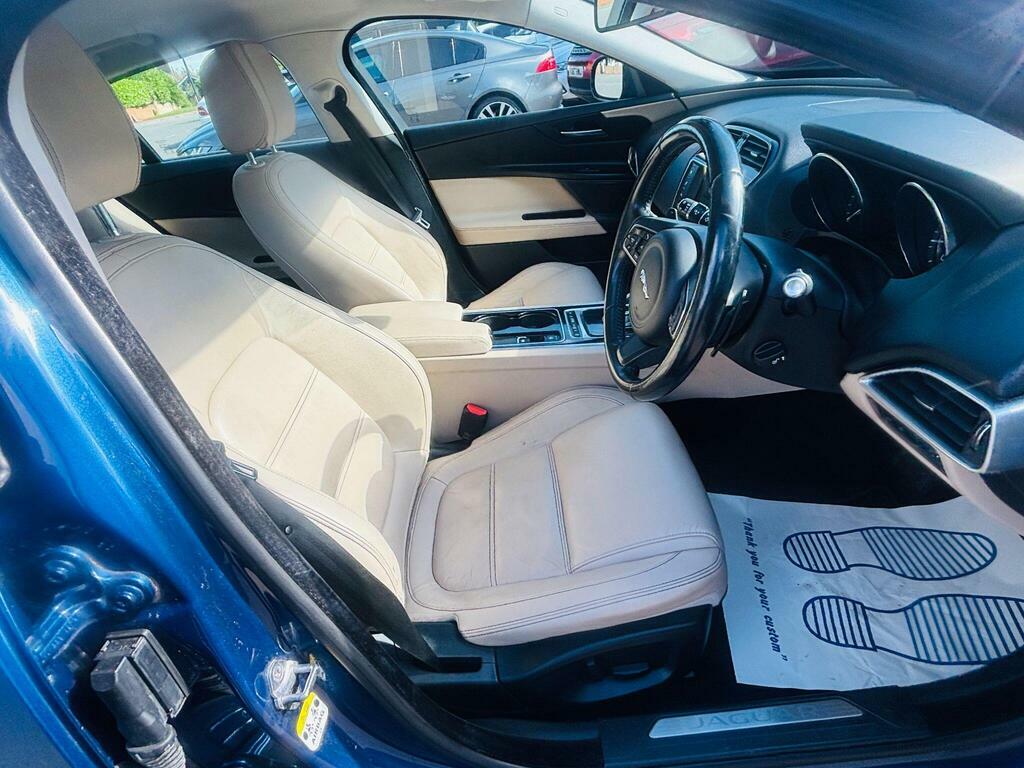 Jaguar XE 2.0 Prestige #20