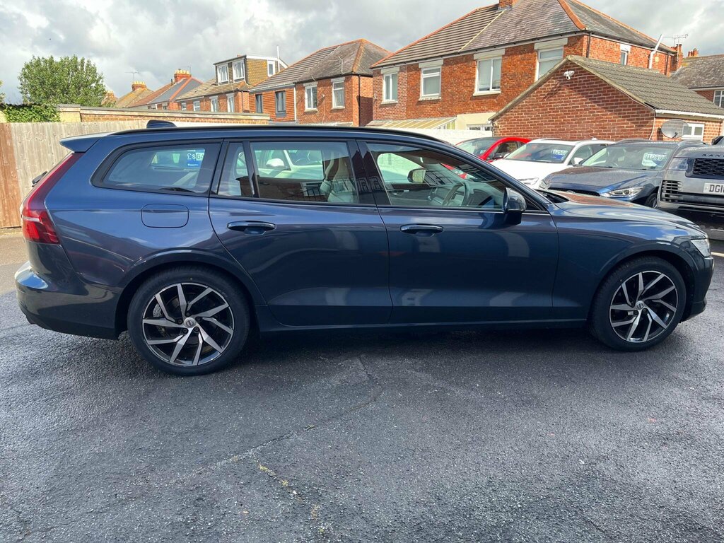 Volvo V60 R Design Plus Black #7