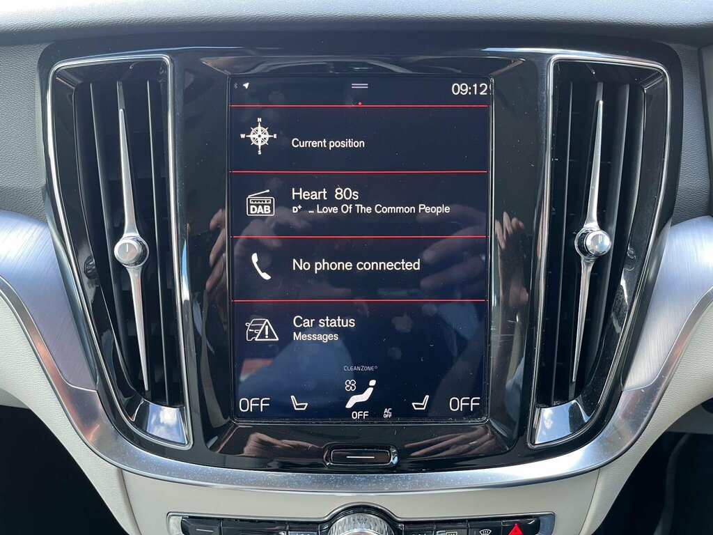 Volvo V60 R Design Plus Black #12