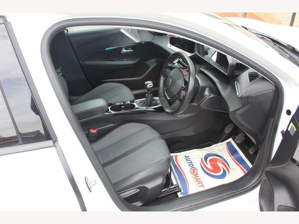 Peugeot 208 1.2 Puretech Allure Premium Euro 6 S S White #6