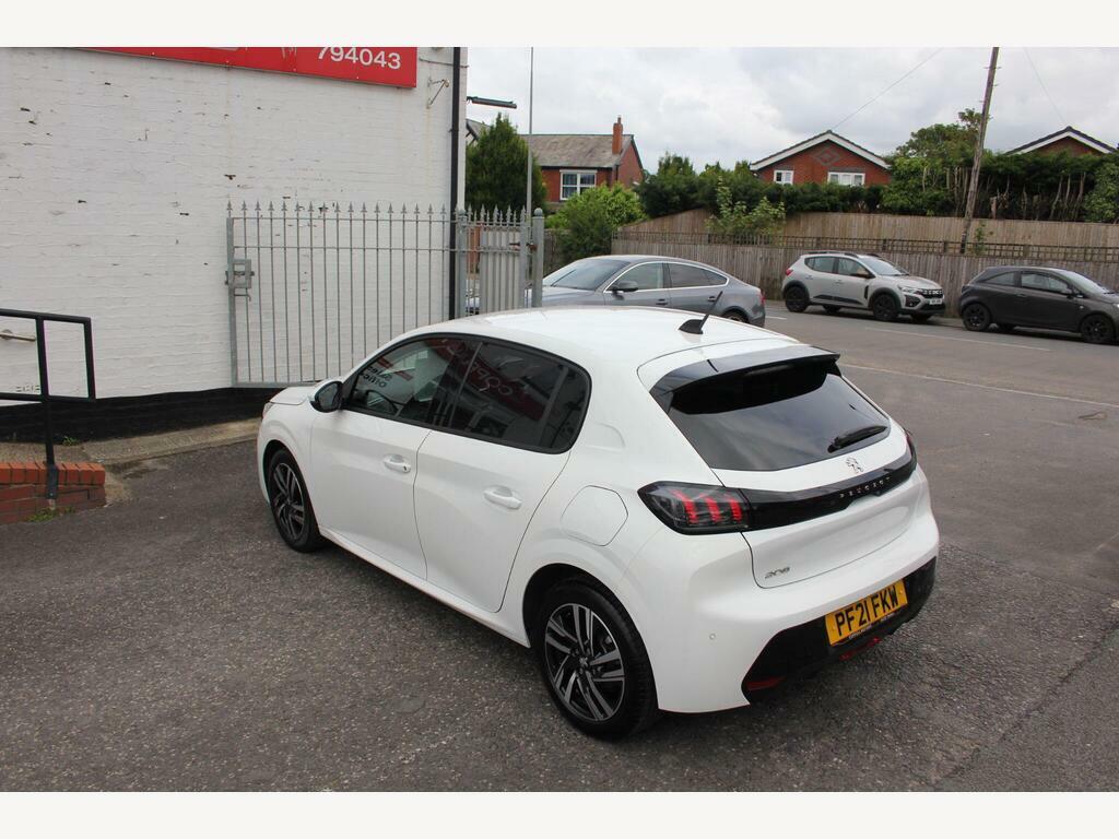 Peugeot 208 1.2 Puretech Allure Premium Euro 6 S S White #3