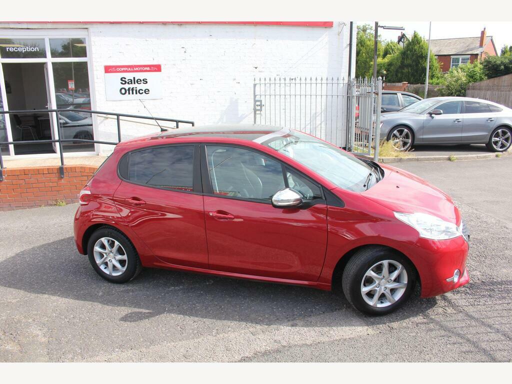 Peugeot 208 1.2 Vti Style Euro 5 Red #2