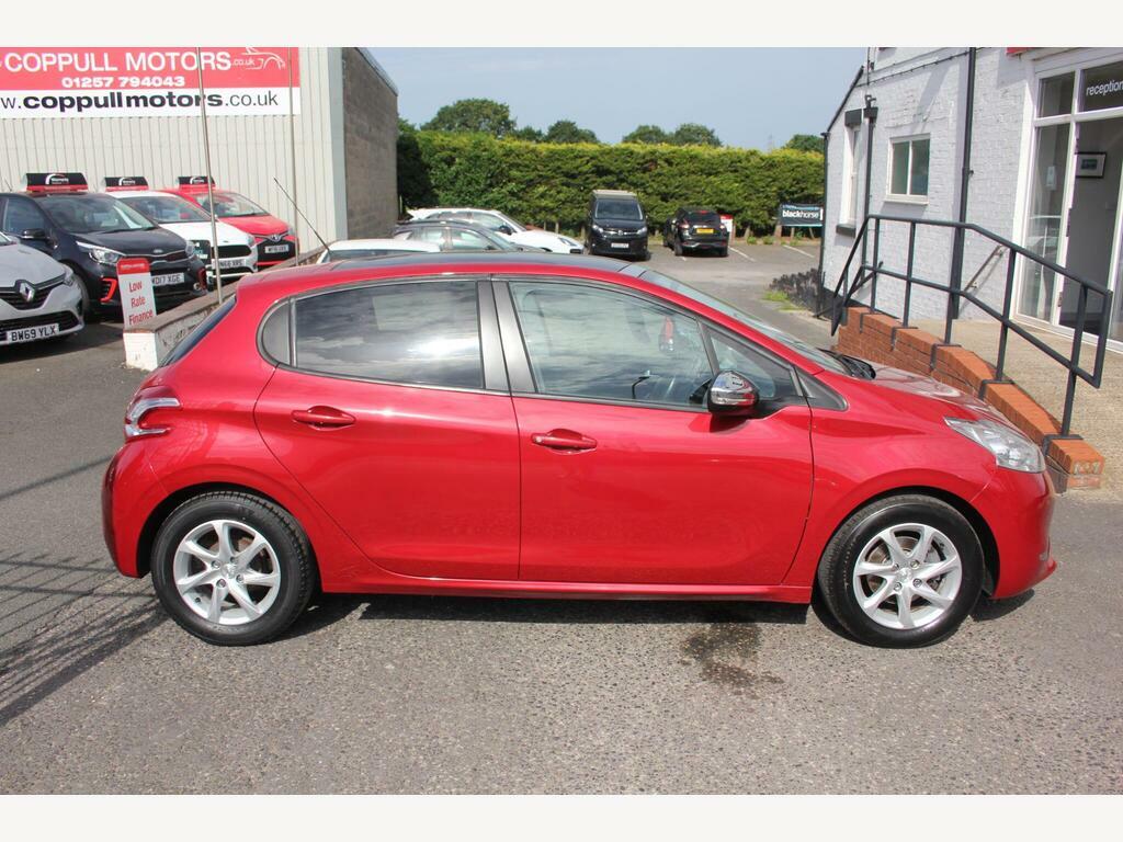 Peugeot 208 1.2 Vti Style Euro 5 Red #4