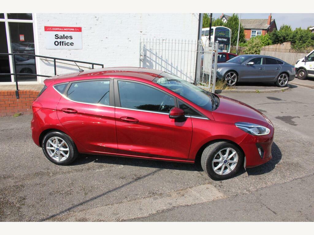 Ford Fiesta 1.1 Ti-vct Zetec Euro 6 S S Red