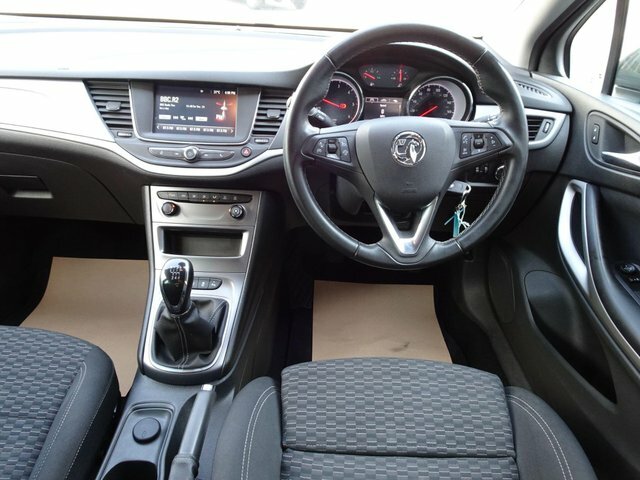 Vauxhall Astra 1.6 Cdti Ecotec Blueinjection Tech Line Nav Sports DV68VRO Grey #2
